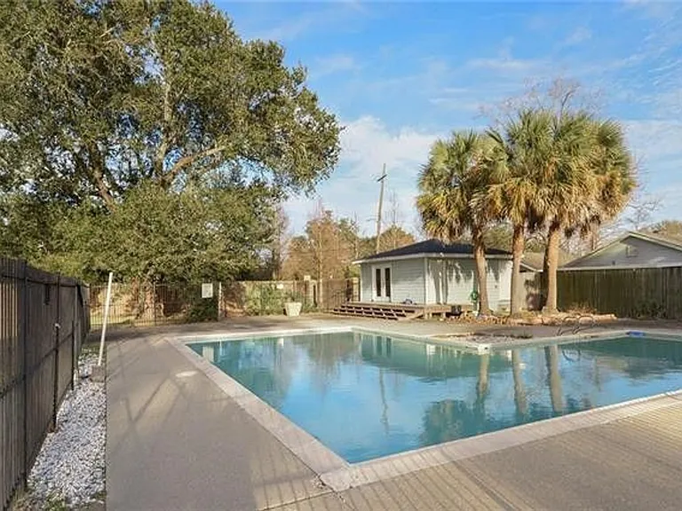 9201 Palmetto — Photo 4