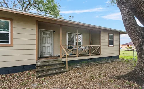 2404 Chase Ave Photo 1