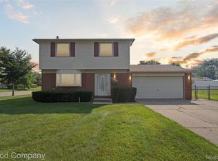 38782 Littlefield Dr, Sterling Heights, MI 48312