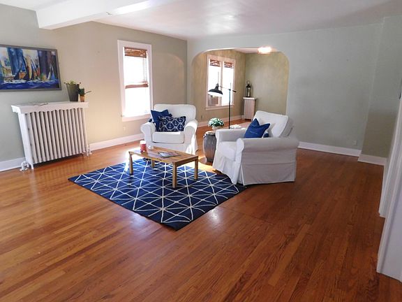 3rd image of 904 Park St