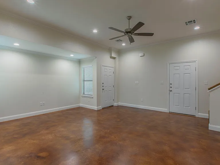104 Patriot Cir #104 — Photo 8
