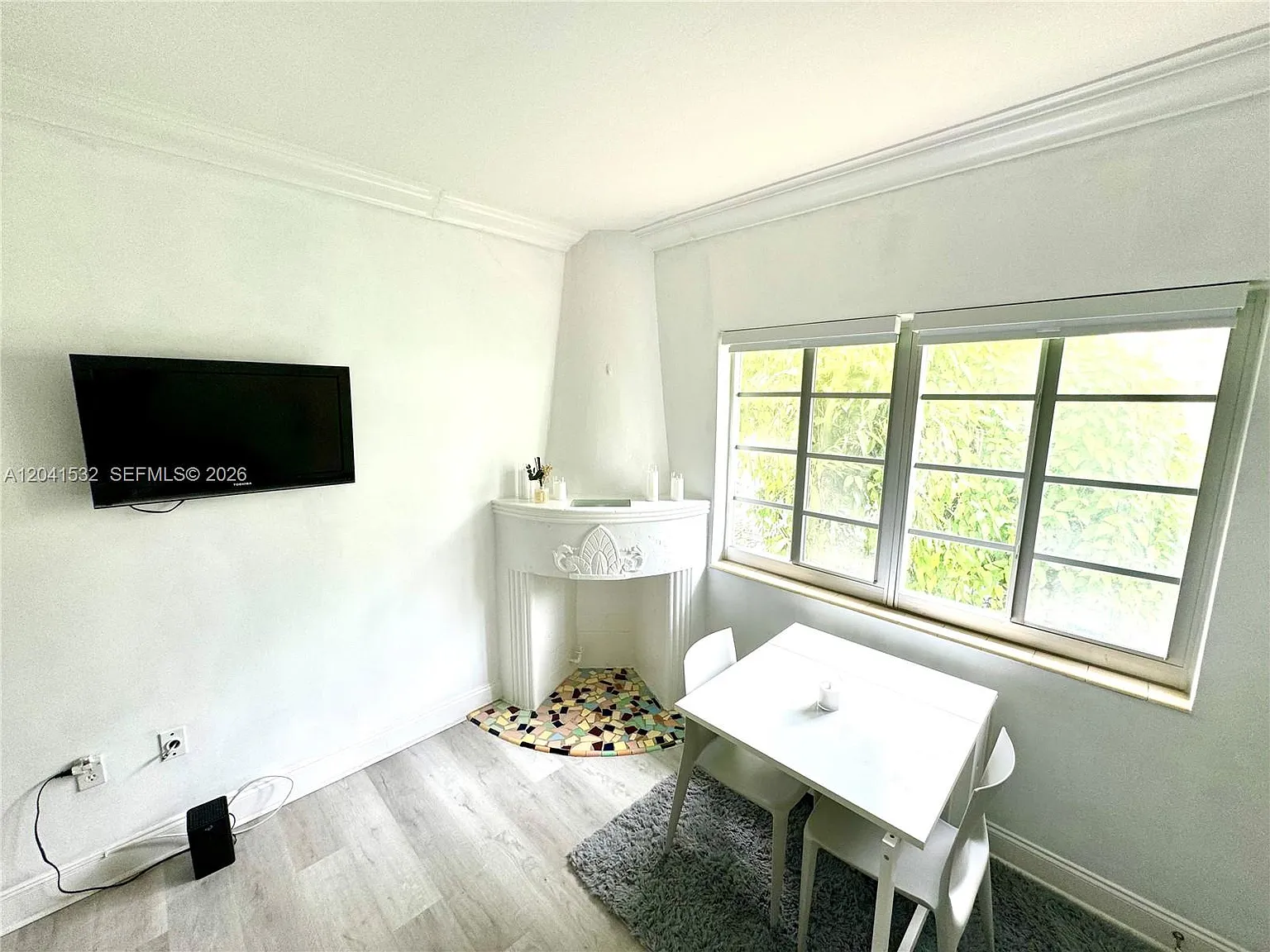 Meridian Park Condo — Photo 3