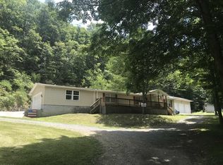 22 Romanello Dr, Forest Hill, WV 24935