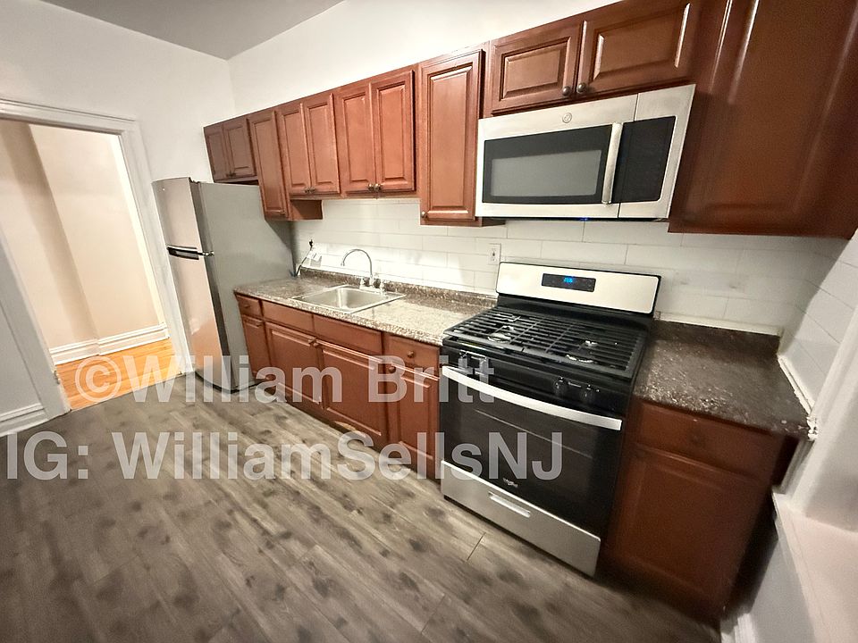 1st image of 115-117 Fairview Ave #8A