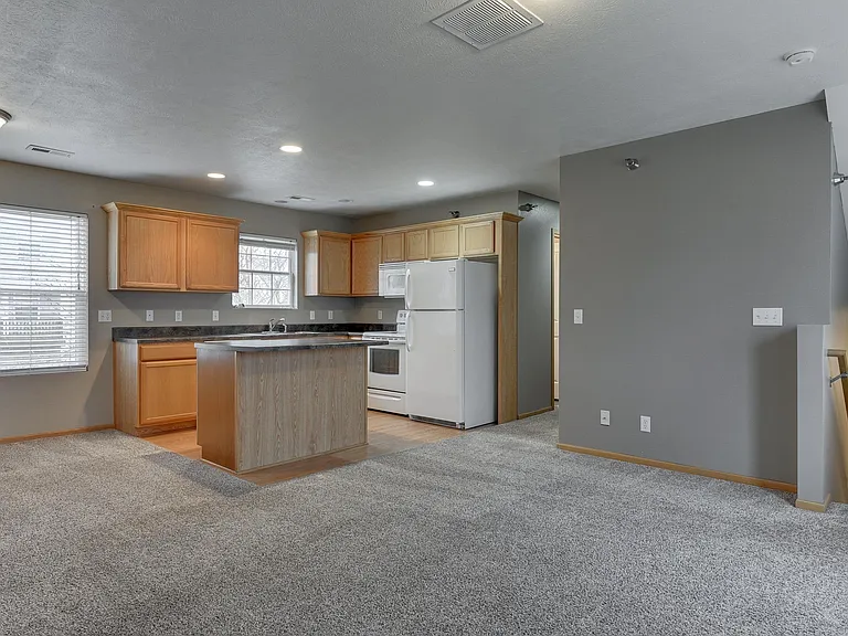 6758 S 181st Ct — Photo 8