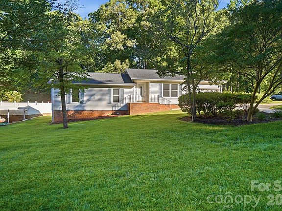 4th image of 4604 Oakwood Cir
