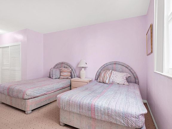 5th image of 5001 Collins Ave APT 4E