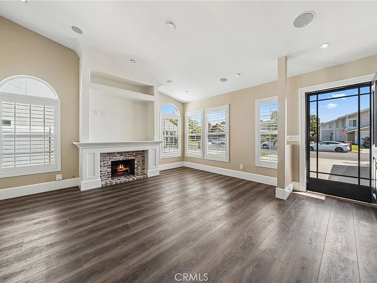 253 N Paseo De Juan — Photo 4