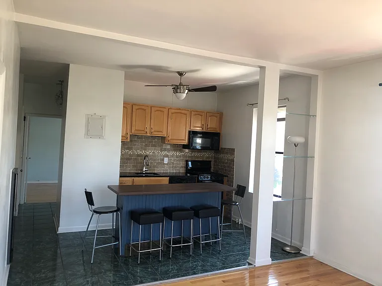 22 73rd St #12 — Photo 5
