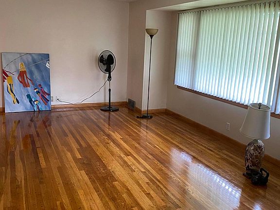 3rd image of 348 Cedarcrest Ave