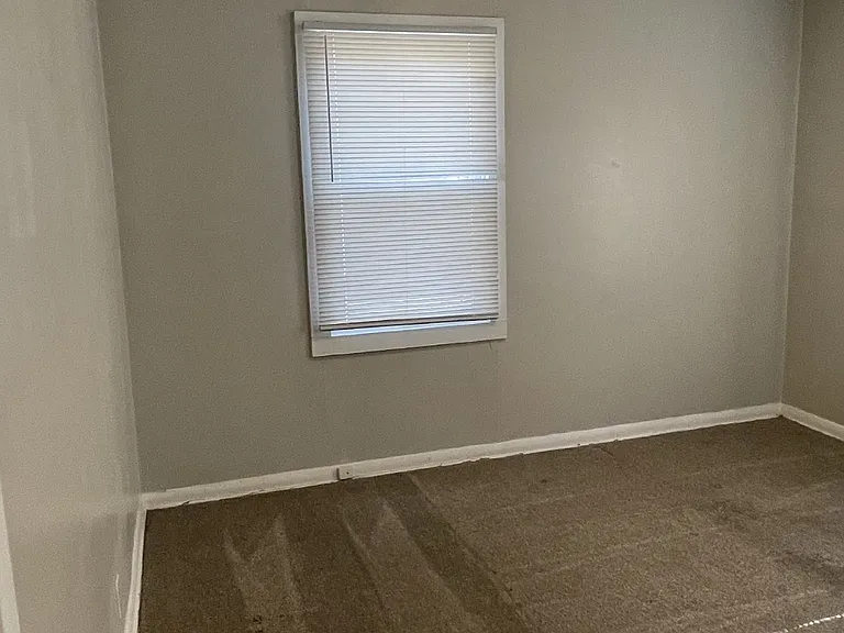 2322 S Broadview St — Photo 8