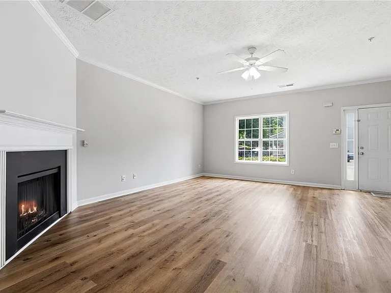 5072 Leeshire Trce — Photo 8