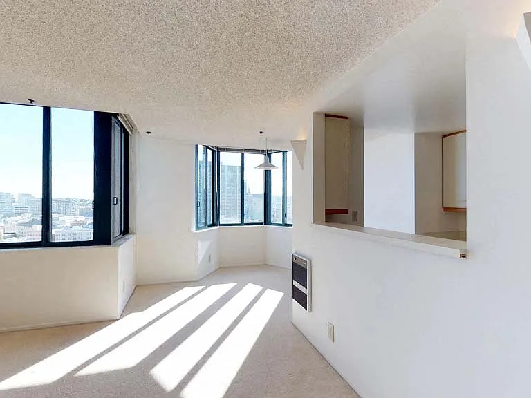 Trinity Towers Apartments — Photo 86