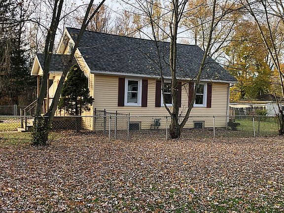 3rd image of 2629 Alma Ct