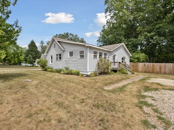 5762 Ethelwin Ave NE, Belmont, MI 49306