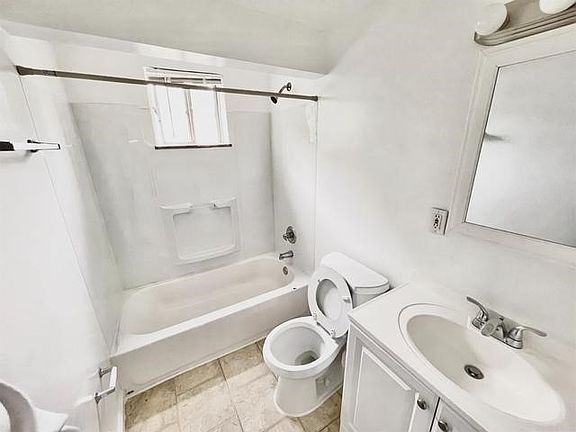 4th image of 7227 Bernard Ave #2