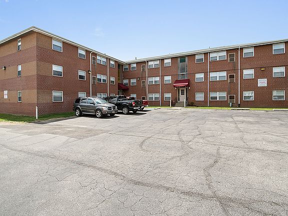 2nd image of 4015 Devereaux St #1B-1Ba-650Sqft