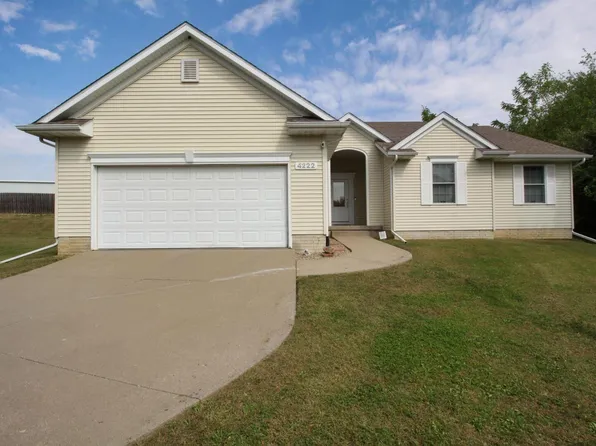 4222 3rd St #A, East Moline, IL 61244