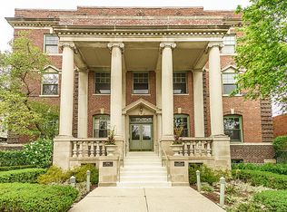 156 N Oak Park Ave #1, Oak Park, IL 60301