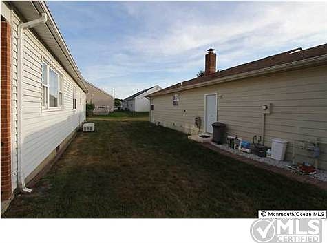 4th image of 28 Doral Dr
