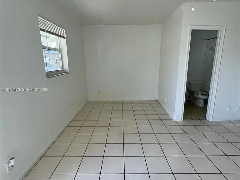 124 SE 4th St #2 — Photo 9