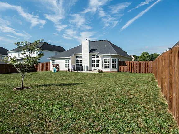 2nd image of 320 Gleneagles Way