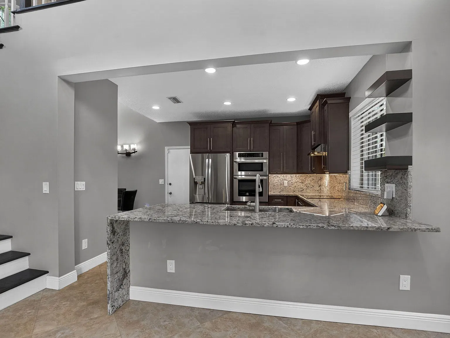 3 bed, 2.5 bath, 1742 sqft, $6,000 — Photo 3