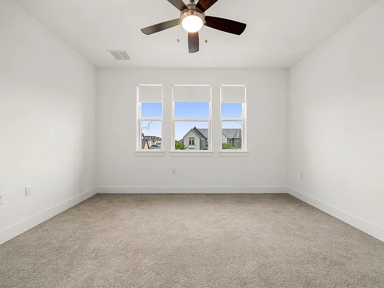 2409 Simond Ave #E — Photo 20
