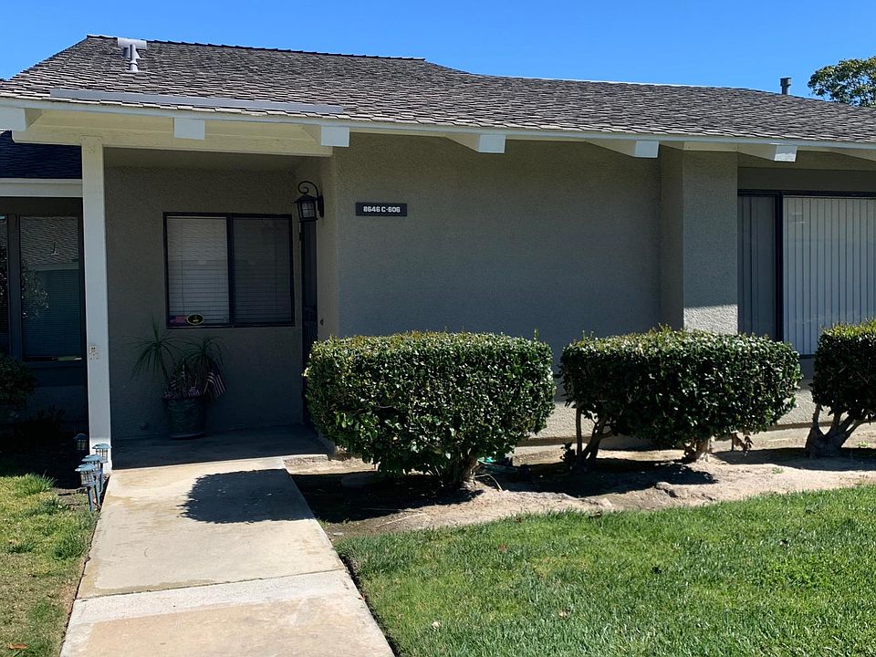 Front entry to this cute home