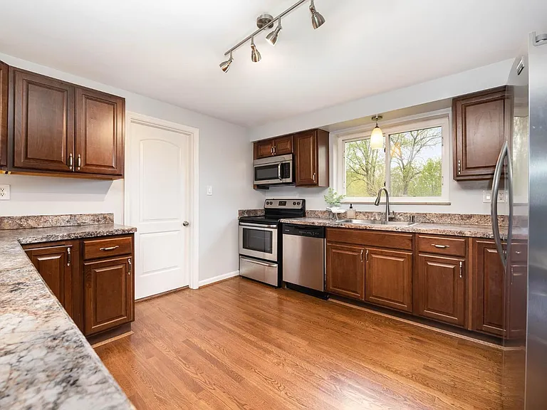 428 Kings Mills Rd — Photo 11