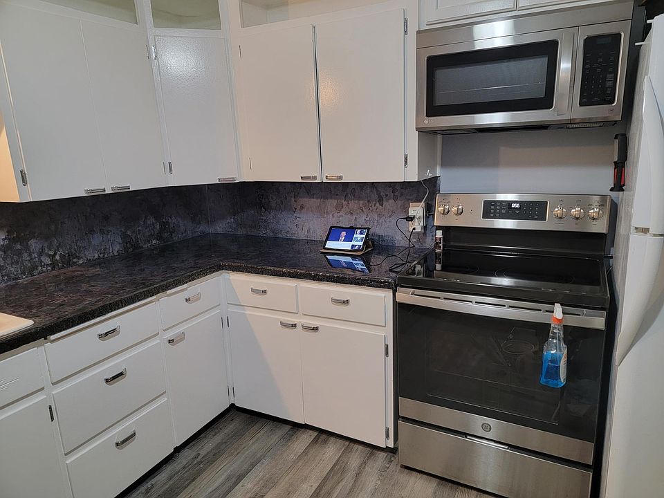 2nd image of 713 2nd Ave S