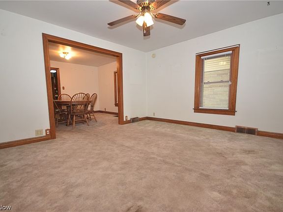 5th image of 1742 Shaw Ave