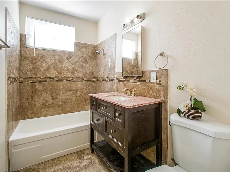33140 Olive St #3 — Photo 13