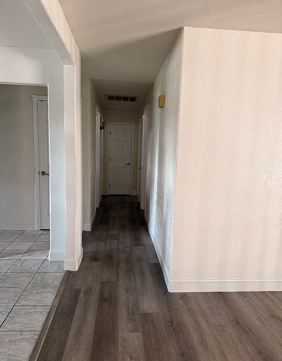 3 bed, 1128 sqft, $2,100 — Photo 3