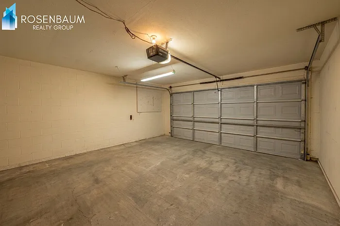 207 E Date St — Photo 10