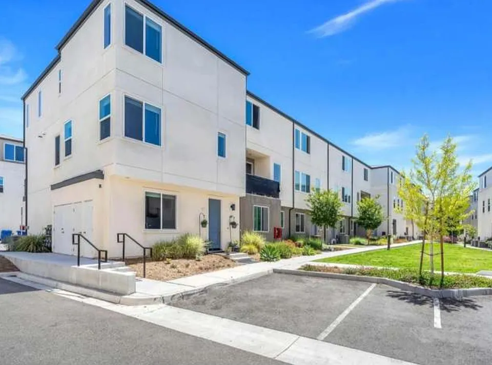 5405 Calle San Arch #197
