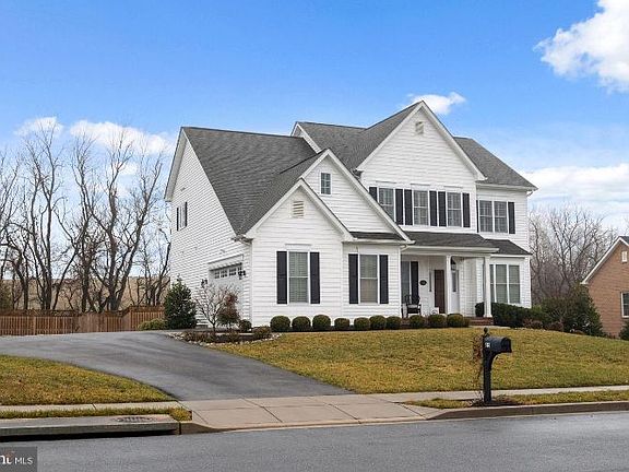 2nd image of 13 Hoffman Dr