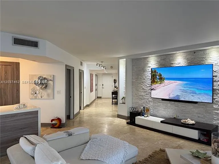 6365 Collins Ave #2201 — Photo 5