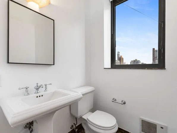 2 Columbus Avenue image 11 of 31