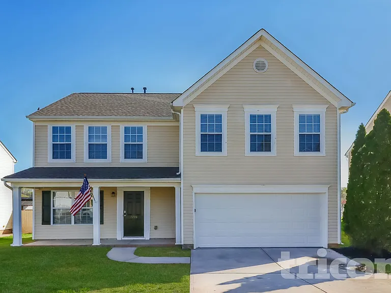 2208 Ballingarry Dr — Photo 1