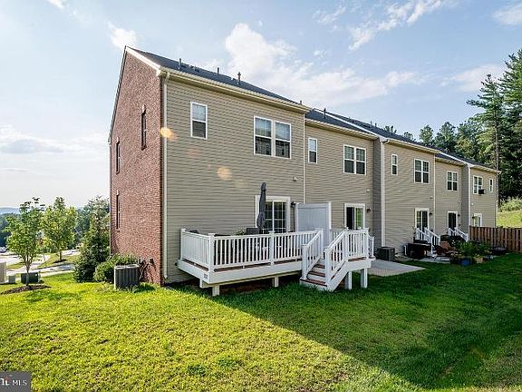 3rd image of 6286 Newport Ct