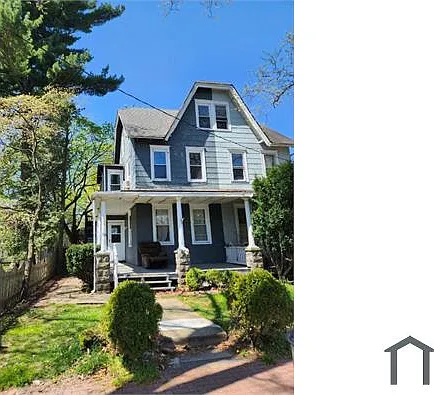 3 bed, $2,000 — Photo 1