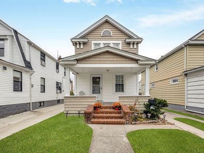 9115 Vanderveer St, Queens Village, NY, 11428