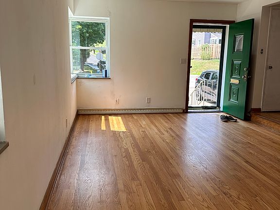 3rd image of 400 Swarthmore Ave APT 2