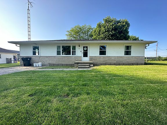2nd image of 1198 E Meadow Dr