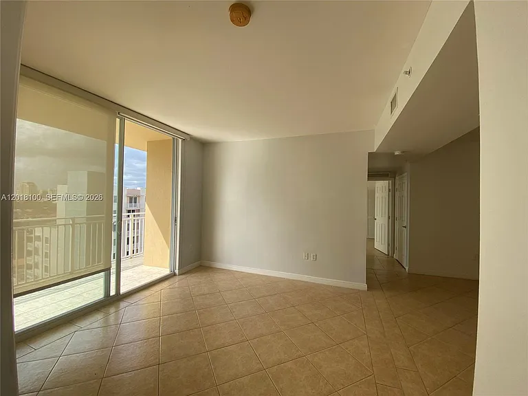 2425 SW 27th Ave #1008 — Photo 12