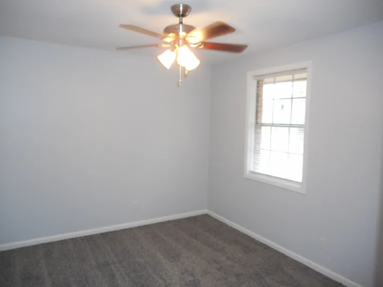 103 Gibson St #1-8 — Photo 4