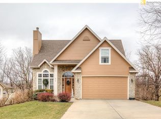 810 Meadowbrook Dr, Kearney, MO 64060