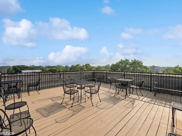 1740 N Maplewood Ave #212 — Photo 13