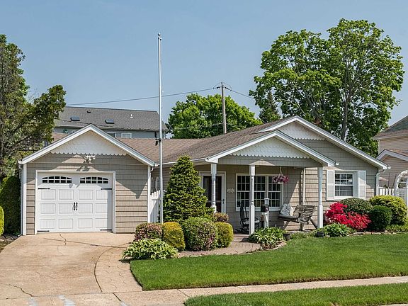2nd image of 2521 Cypress Ave